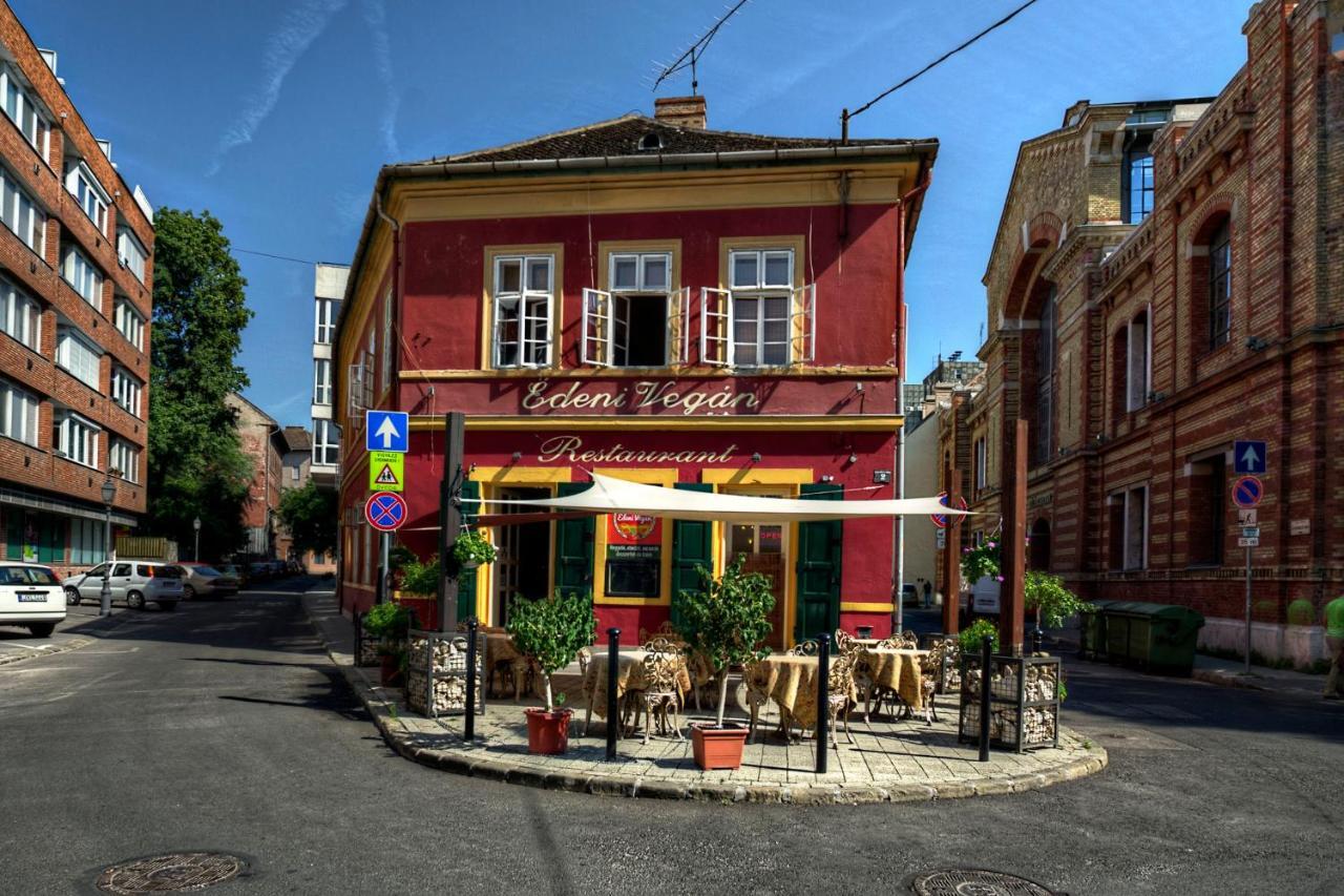 Santico Art Hotel And Hostel Budapesta Exterior foto
