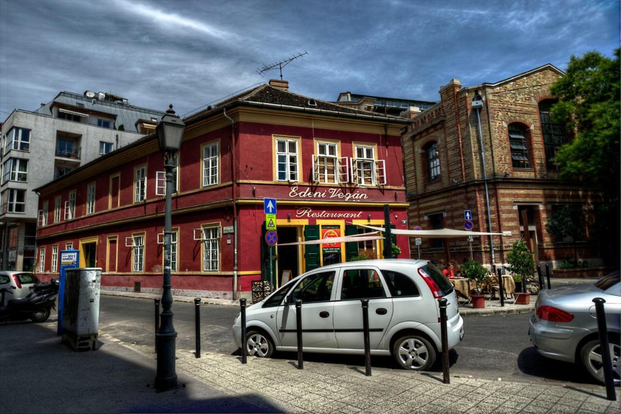 Santico Art Hotel And Hostel Budapesta Exterior foto
